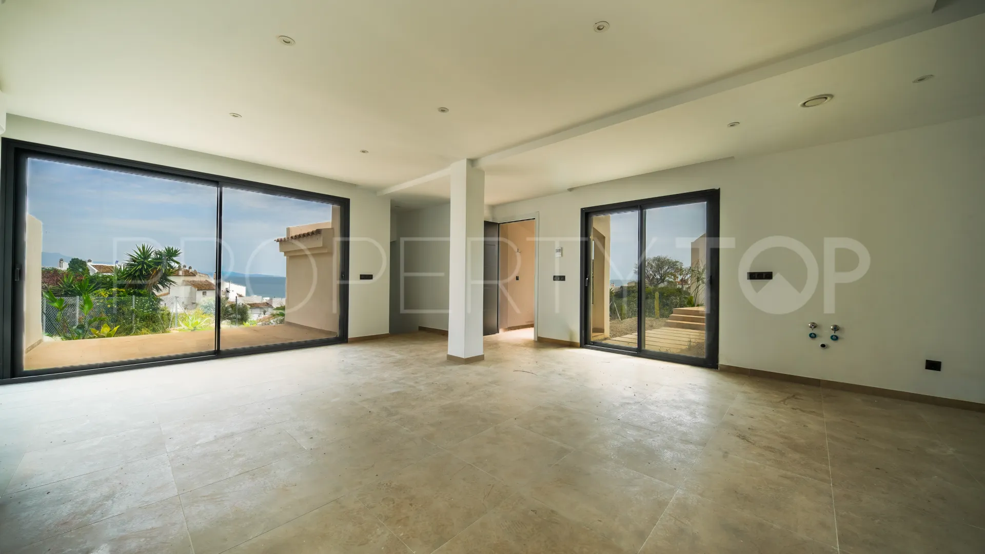 For sale Bahia Dorada 2 bedrooms town house