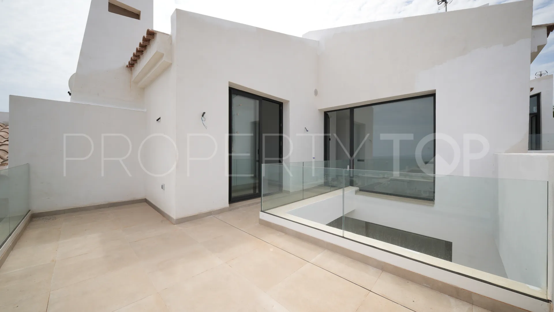 Adosado en venta en Bahia Dorada con 2 dormitorios