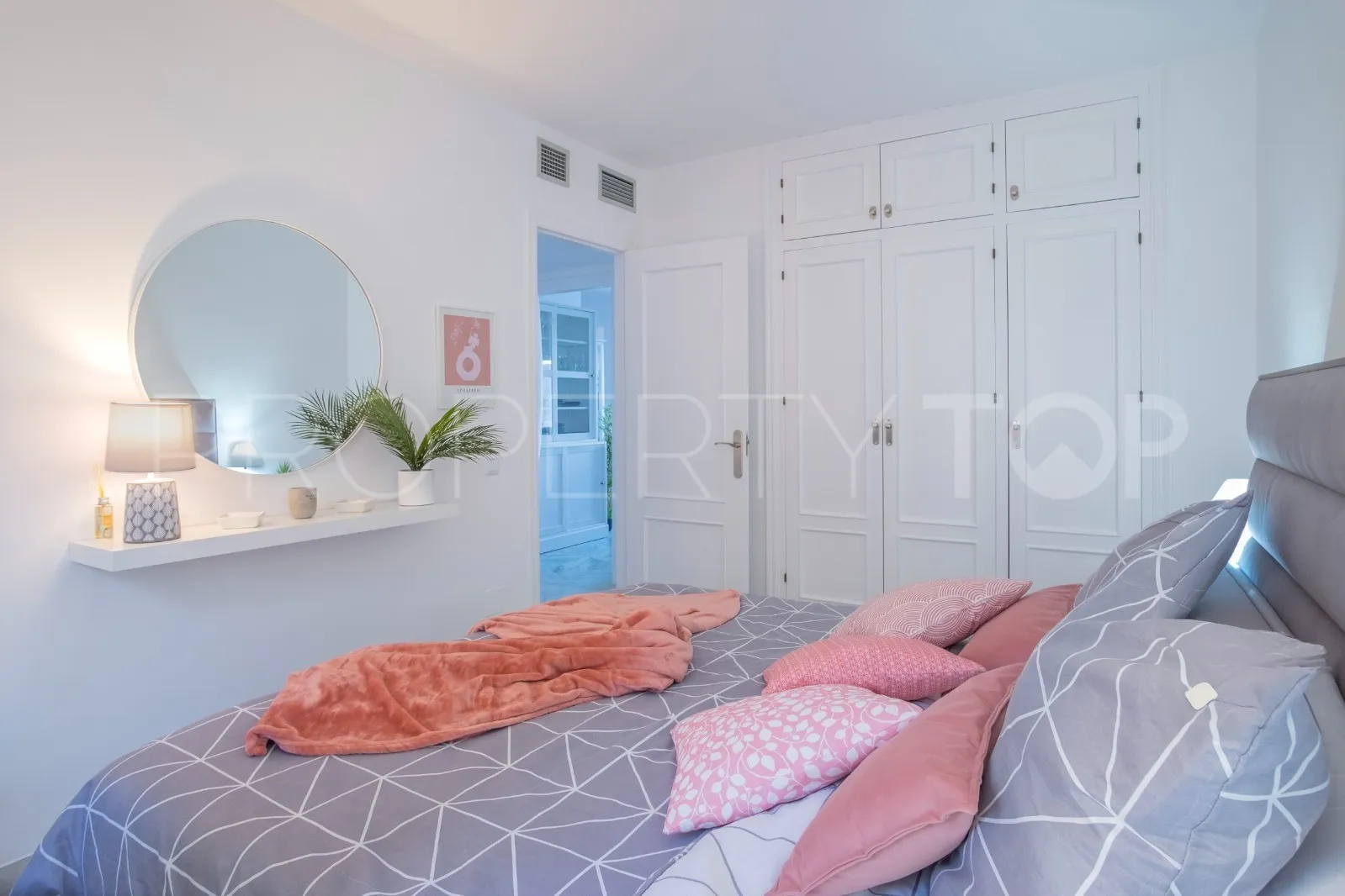 Buy penthouse in Playa del Moral