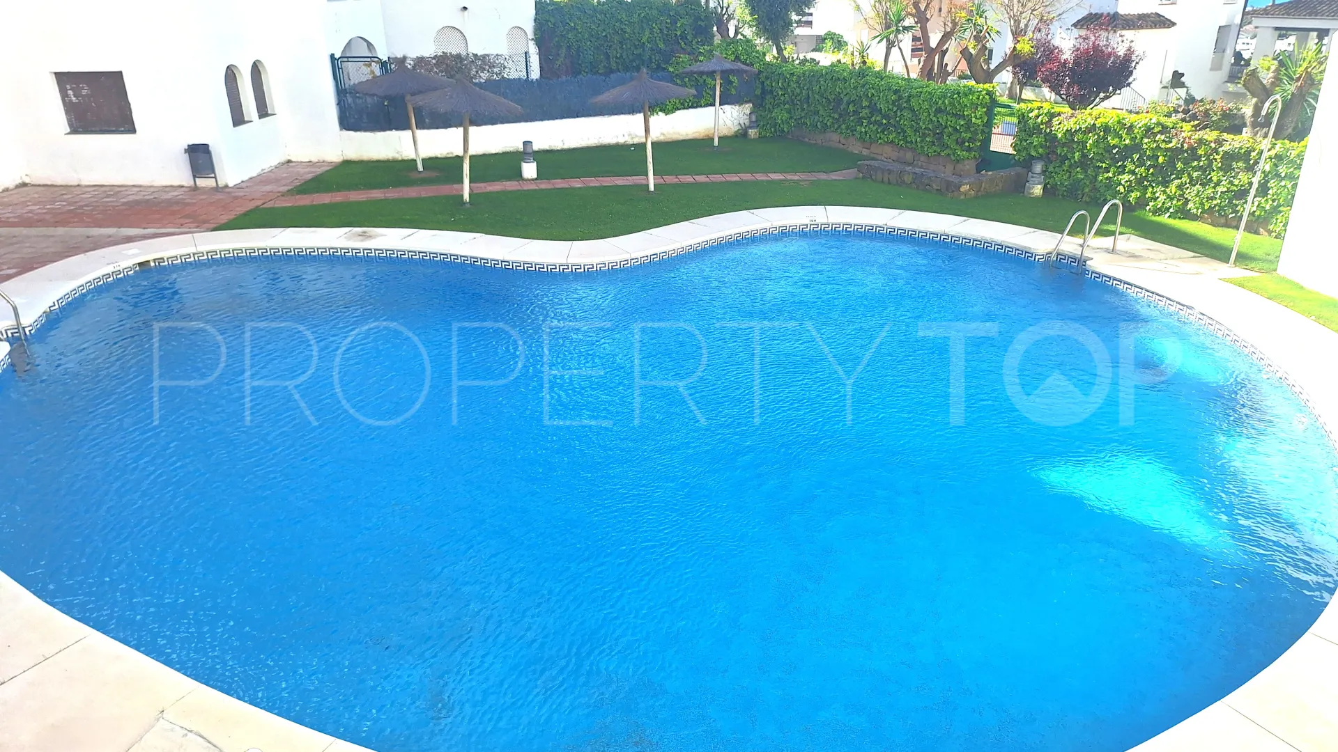 2 bedrooms apartment in La Duquesa Golf for sale