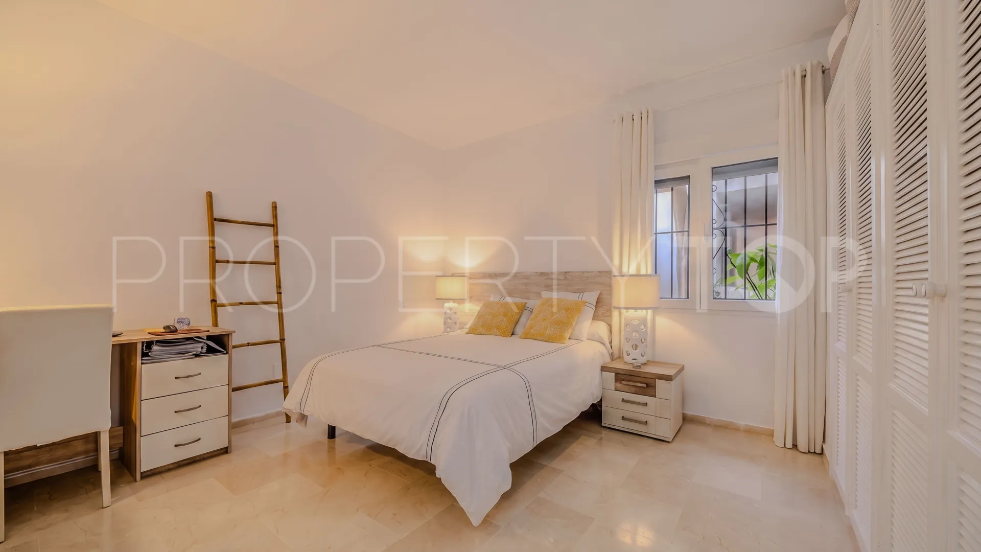 Comprar apartamento en La Duquesa Golf con 2 dormitorios