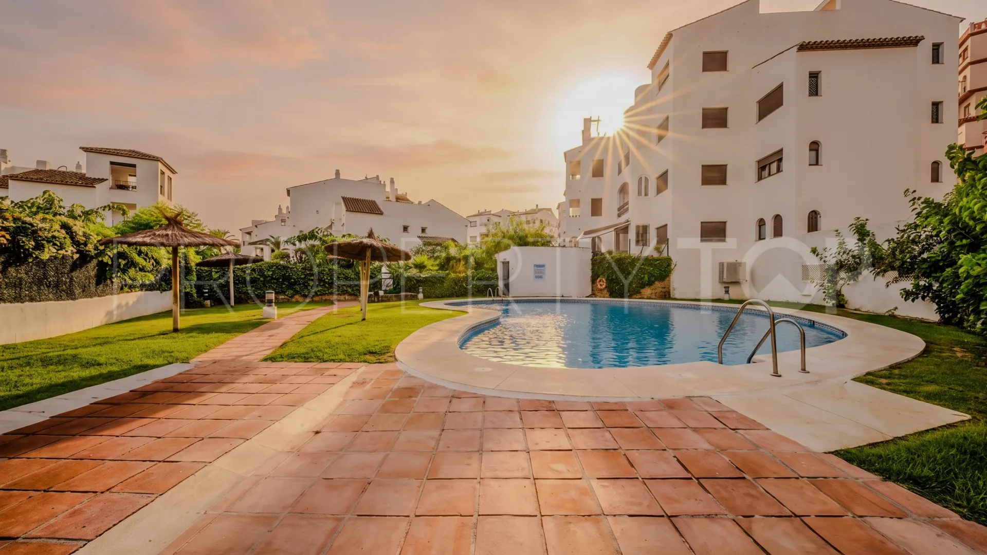 Comprar apartamento en La Duquesa Golf con 2 dormitorios
