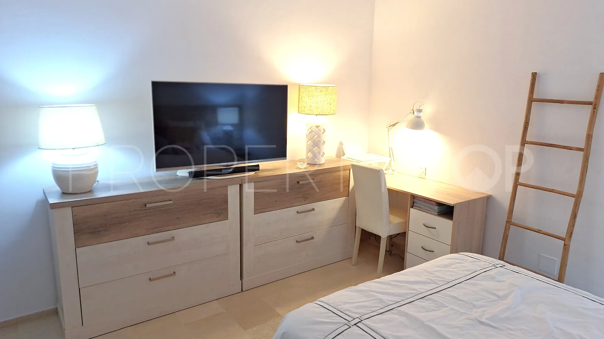 2 bedrooms apartment in La Duquesa Golf for sale