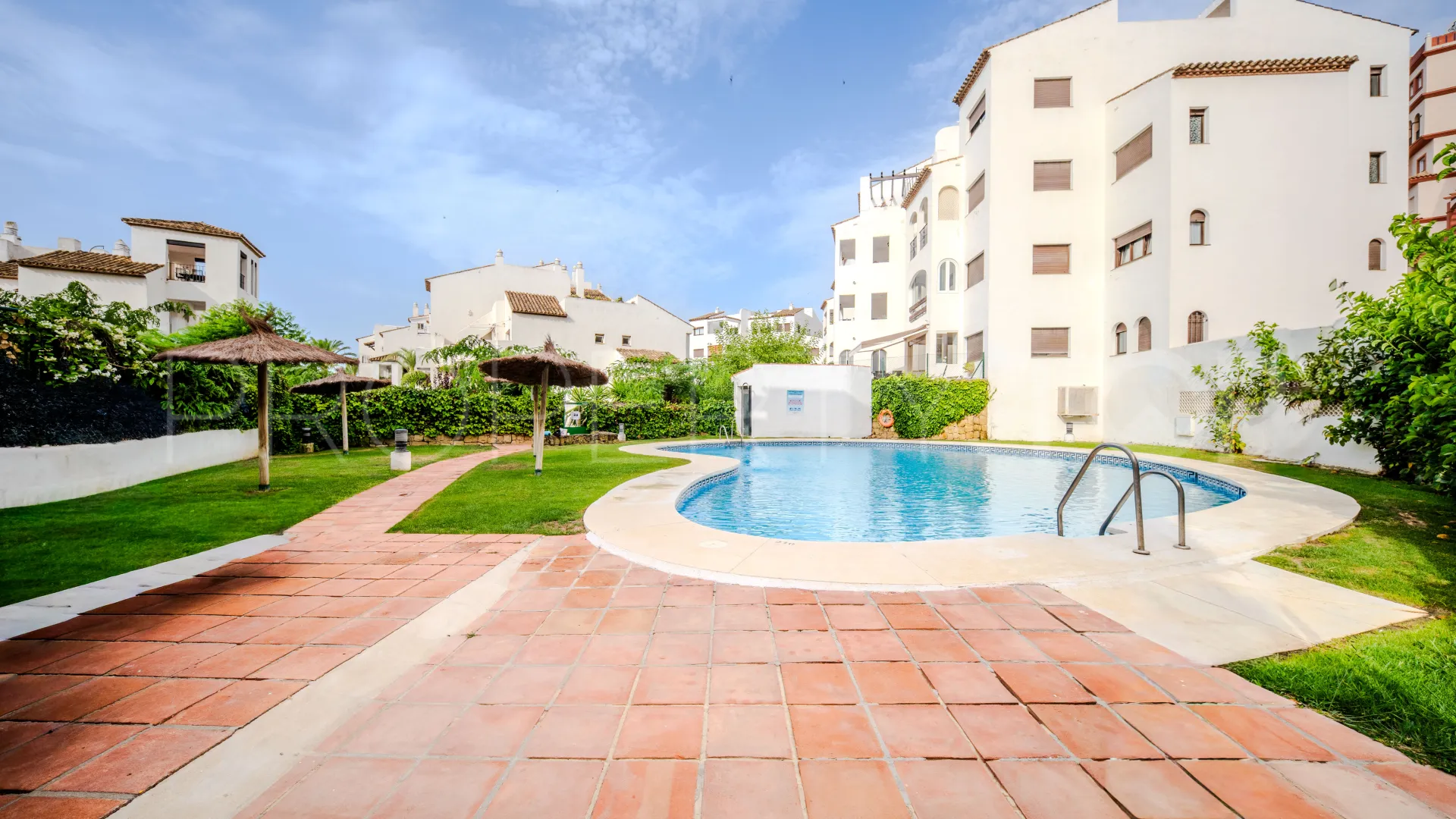 Comprar apartamento en La Duquesa Golf con 2 dormitorios