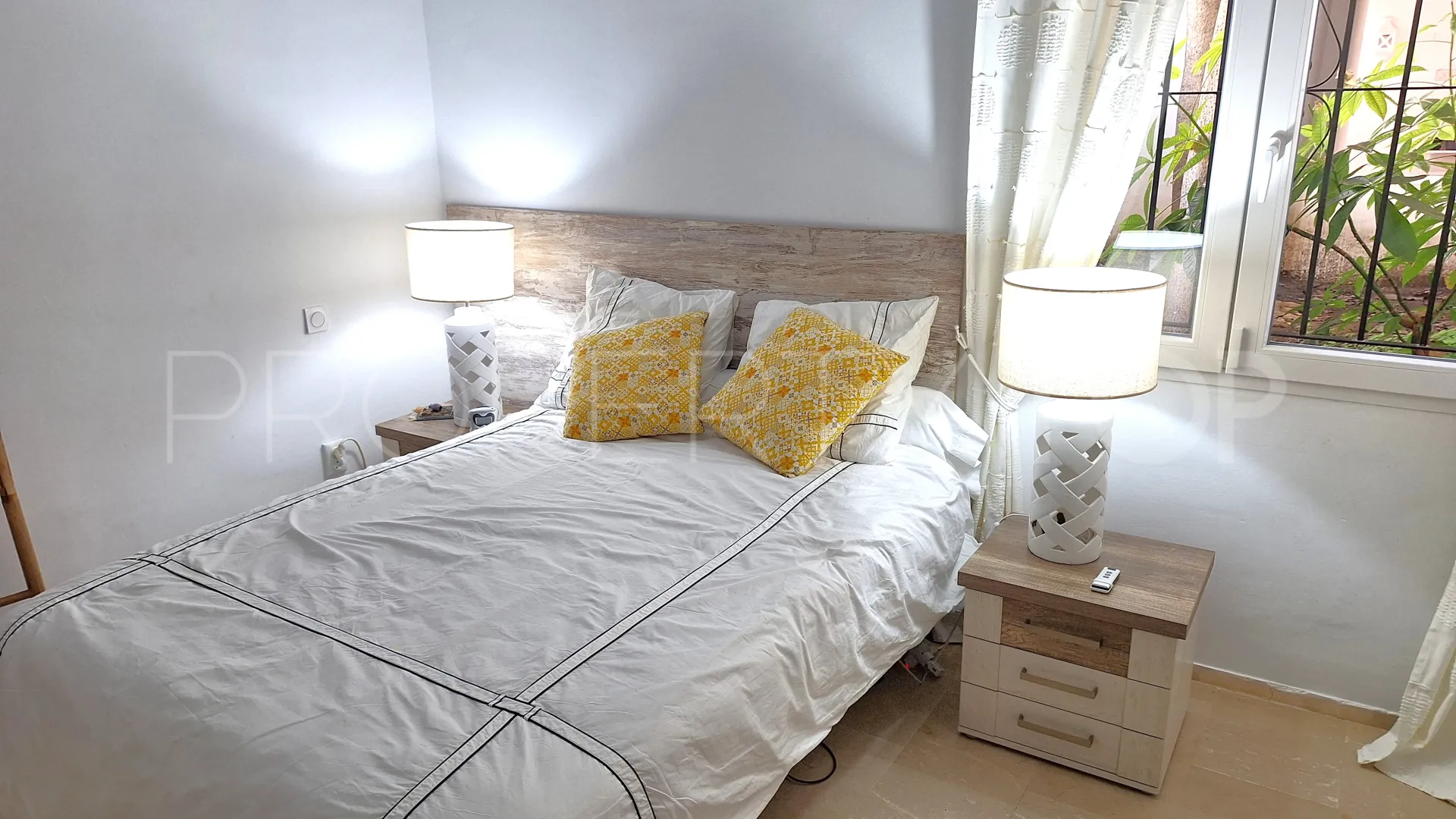 2 bedrooms apartment in La Duquesa Golf for sale