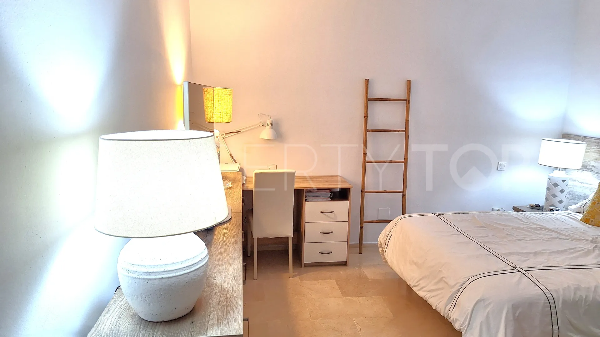2 bedrooms apartment in La Duquesa Golf for sale