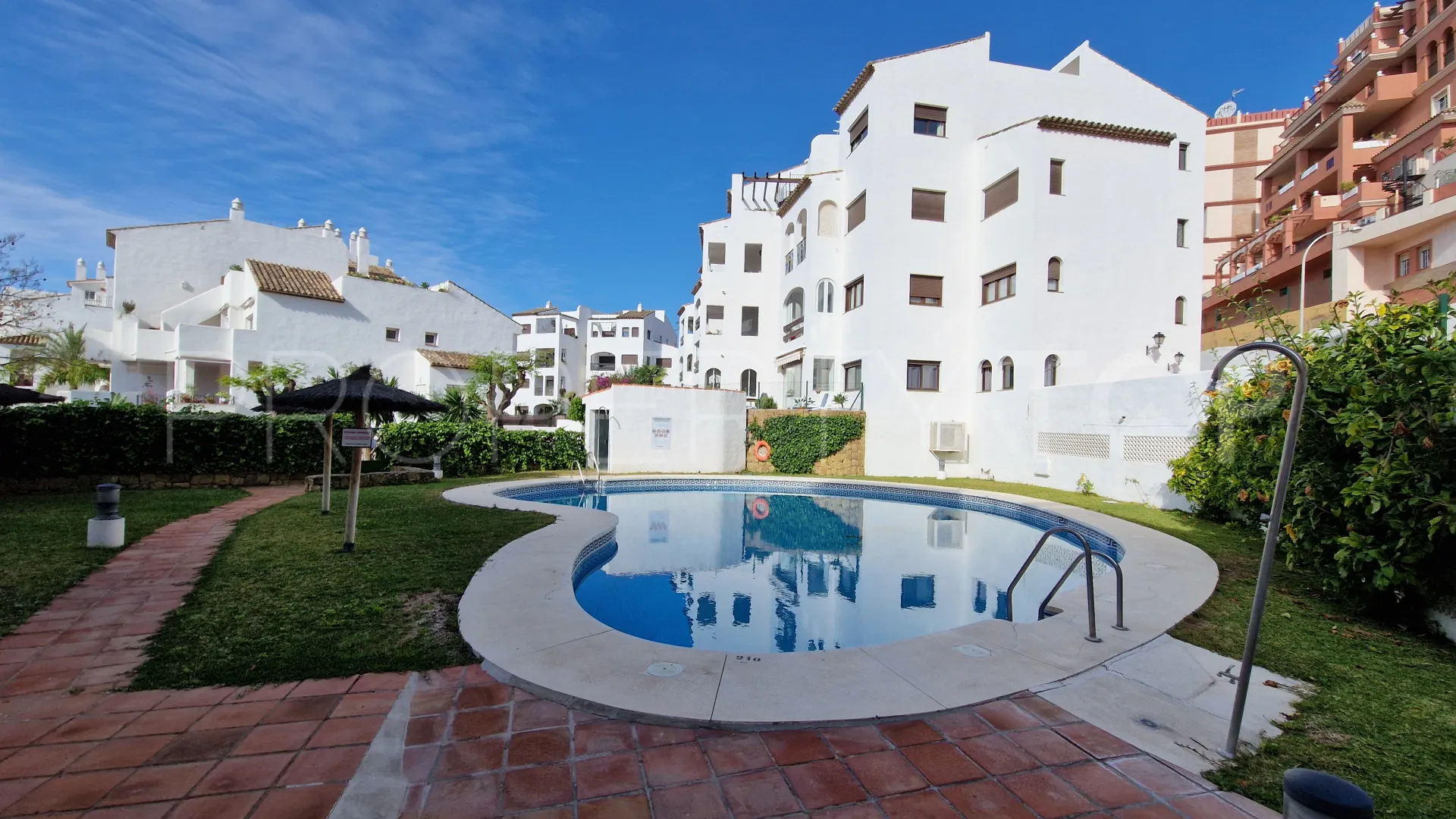 2 bedrooms apartment in La Duquesa Golf for sale