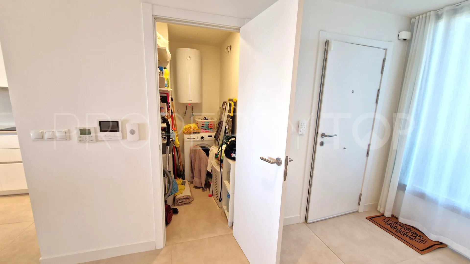 Se vende apartamento planta baja de 3 dormitorios en Camarate Golf