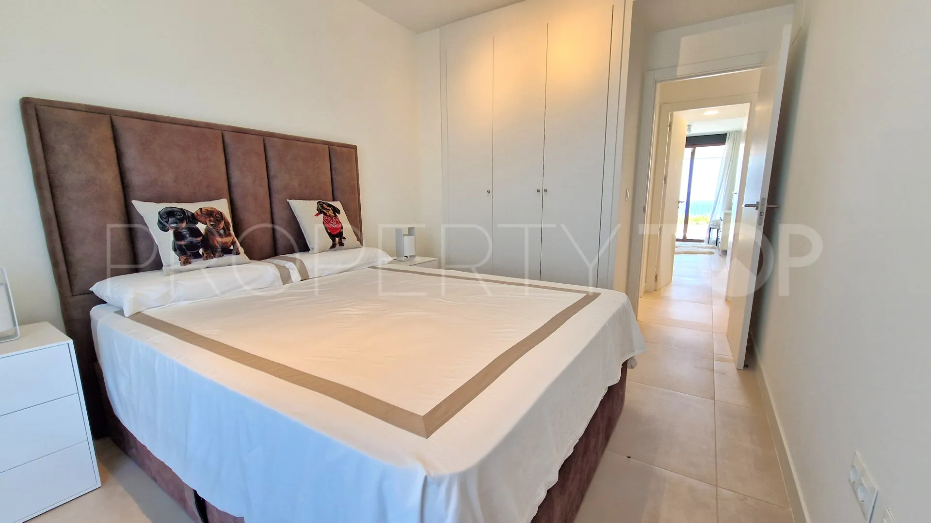 Se vende apartamento planta baja de 3 dormitorios en Camarate Golf