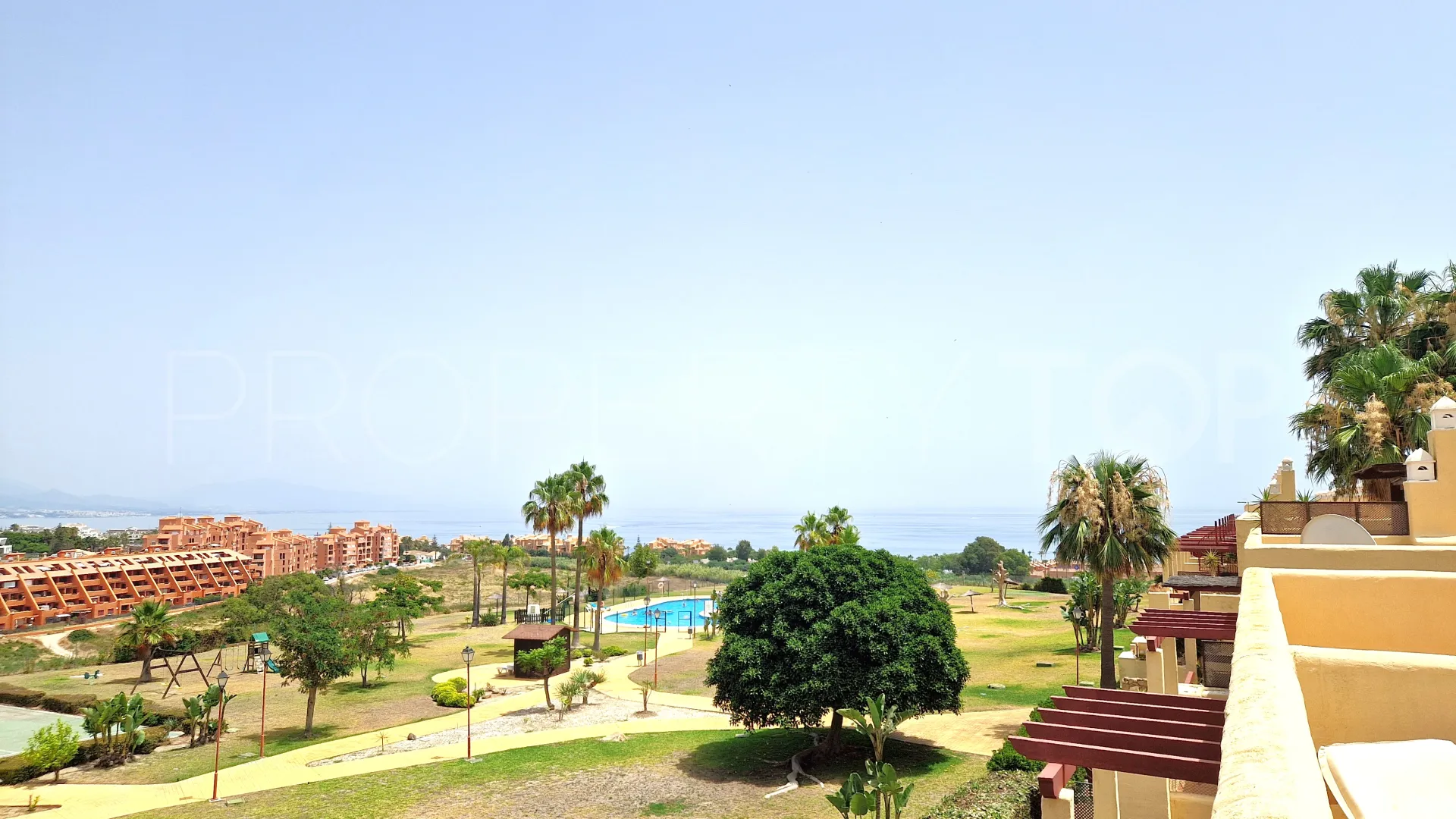 Princesa Kristina town house for sale