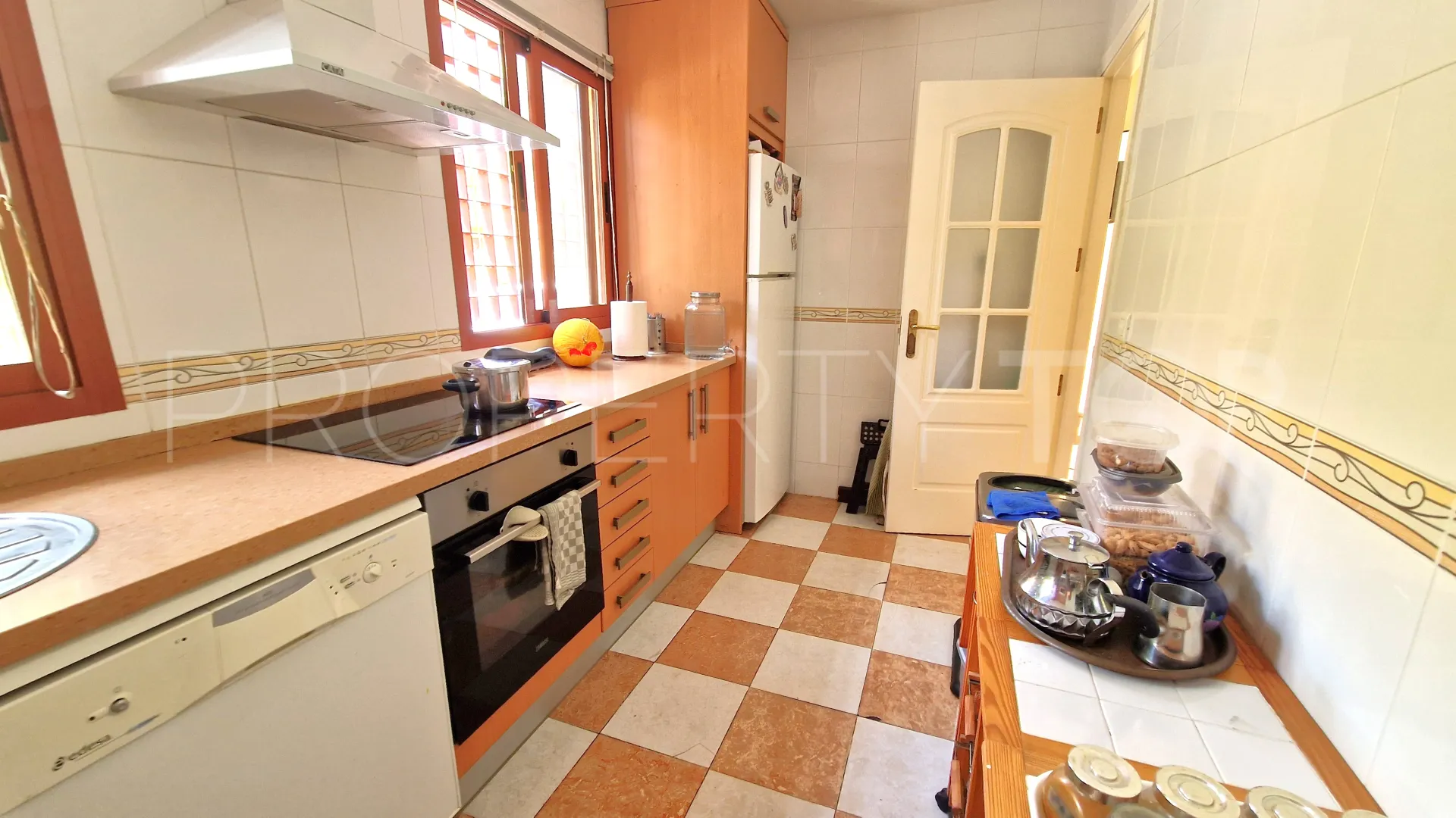 Princesa Kristina town house for sale
