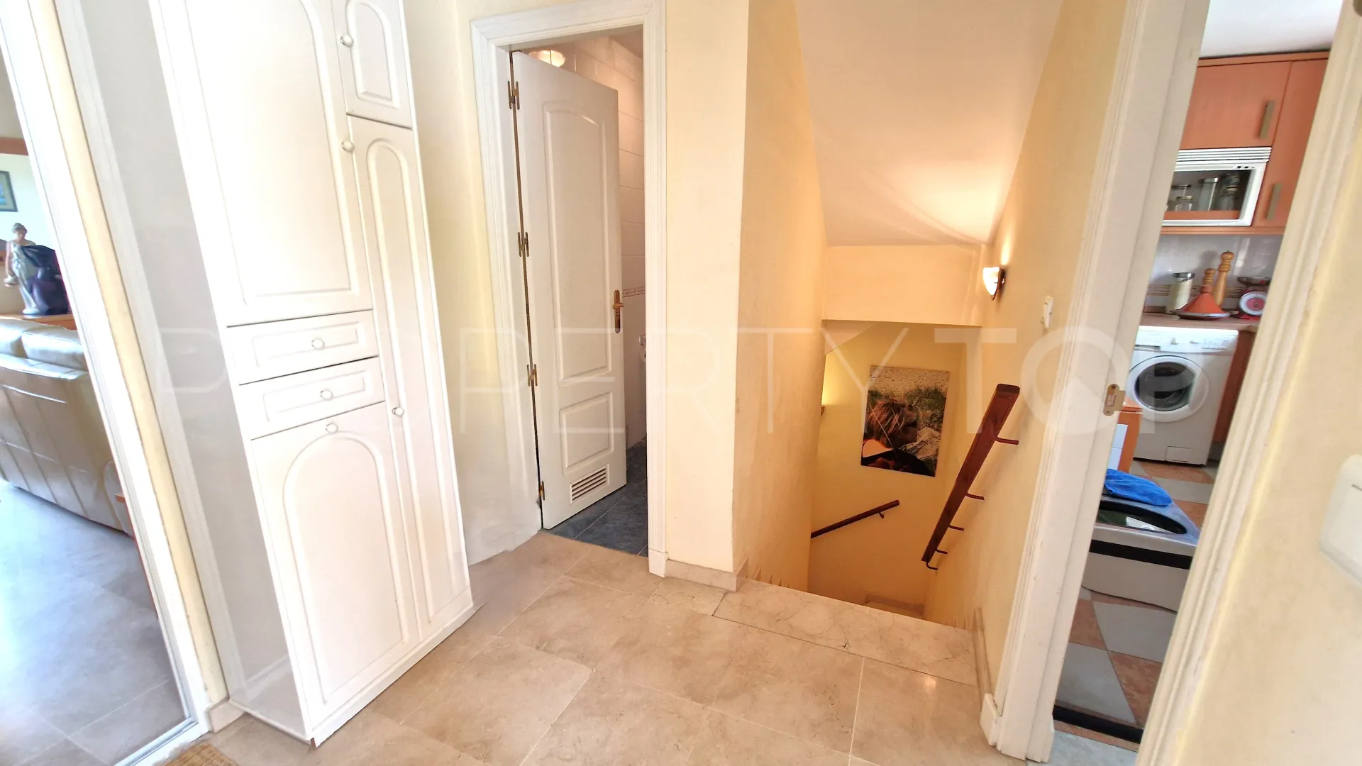 Princesa Kristina town house for sale