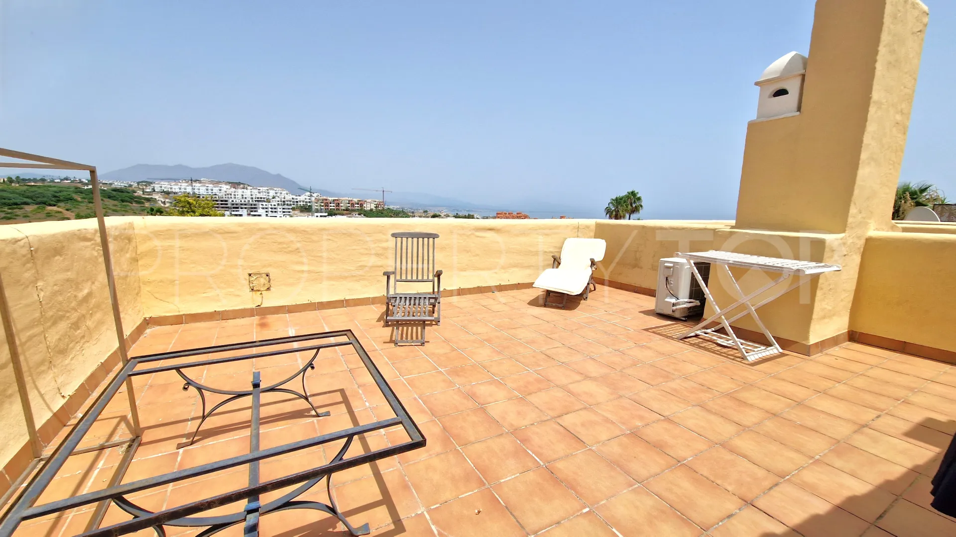 Princesa Kristina town house for sale