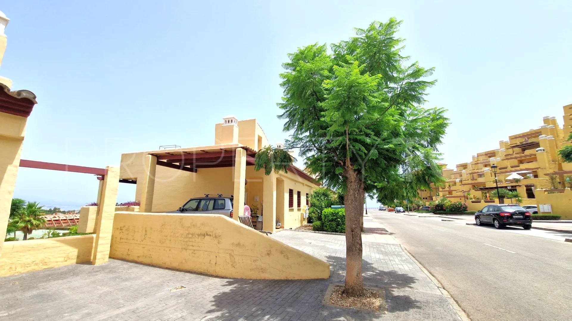 Princesa Kristina town house for sale