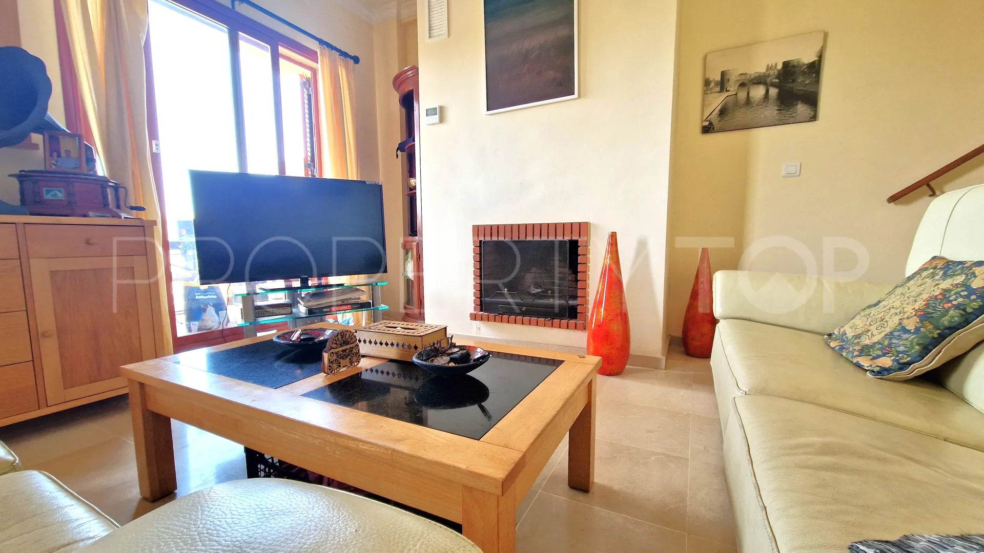 Princesa Kristina town house for sale