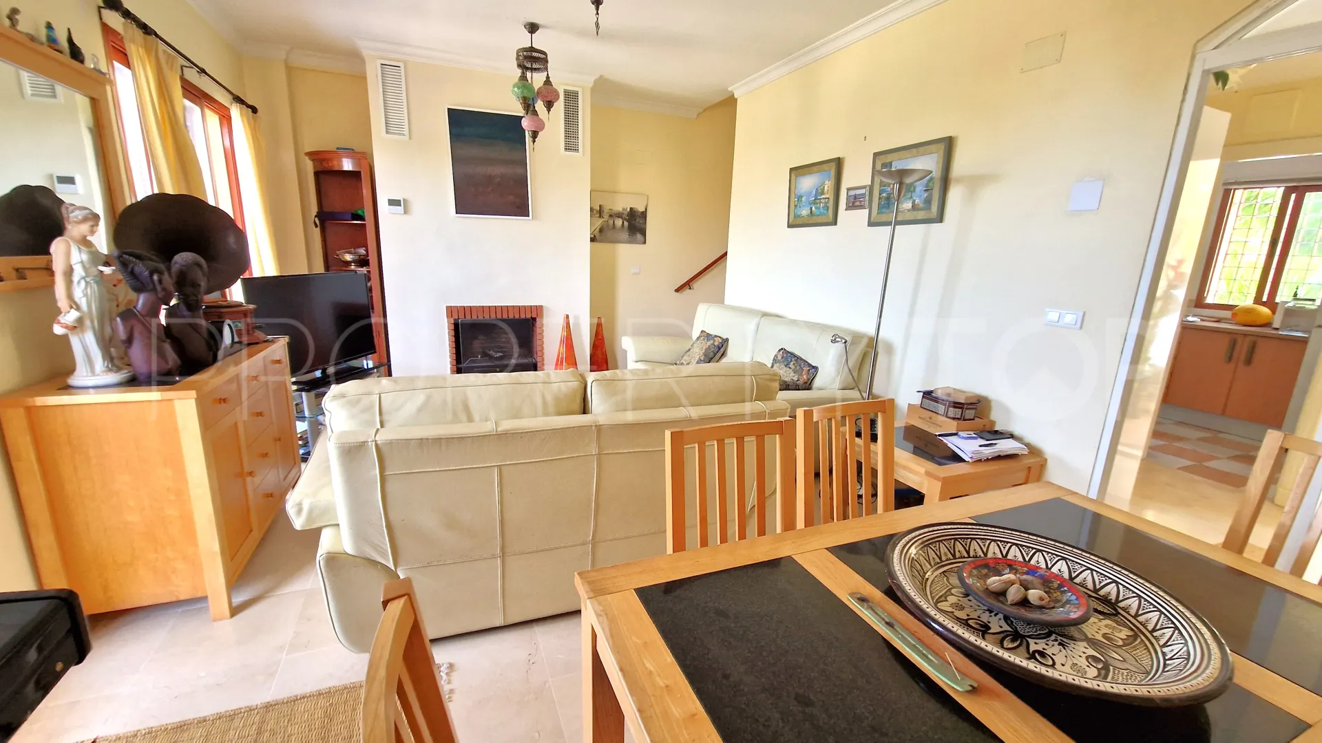 Princesa Kristina town house for sale