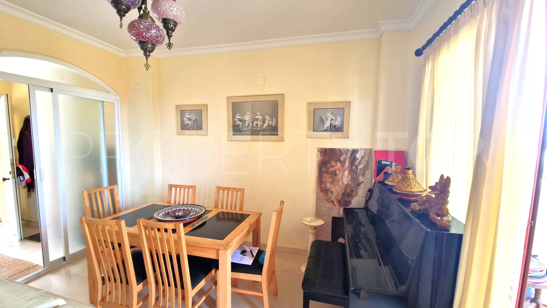 Princesa Kristina town house for sale