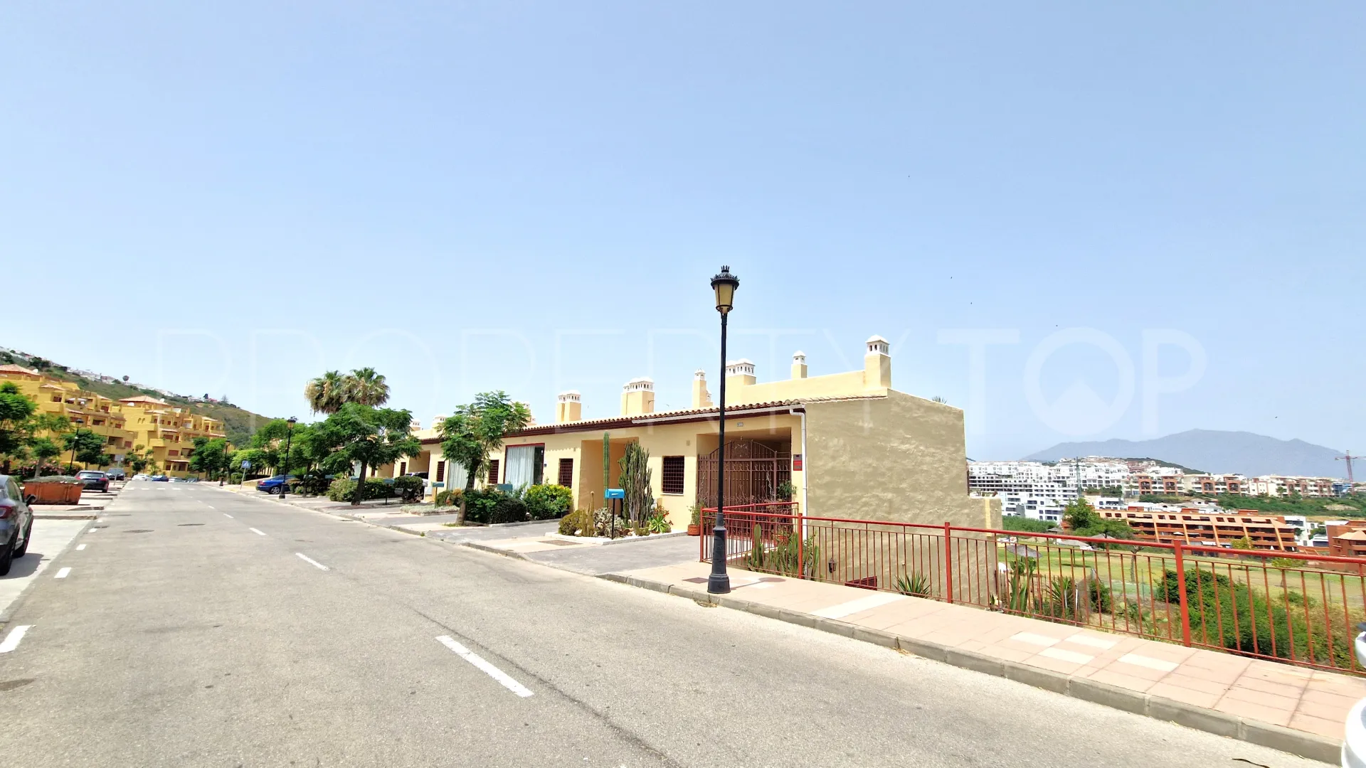 Princesa Kristina town house for sale