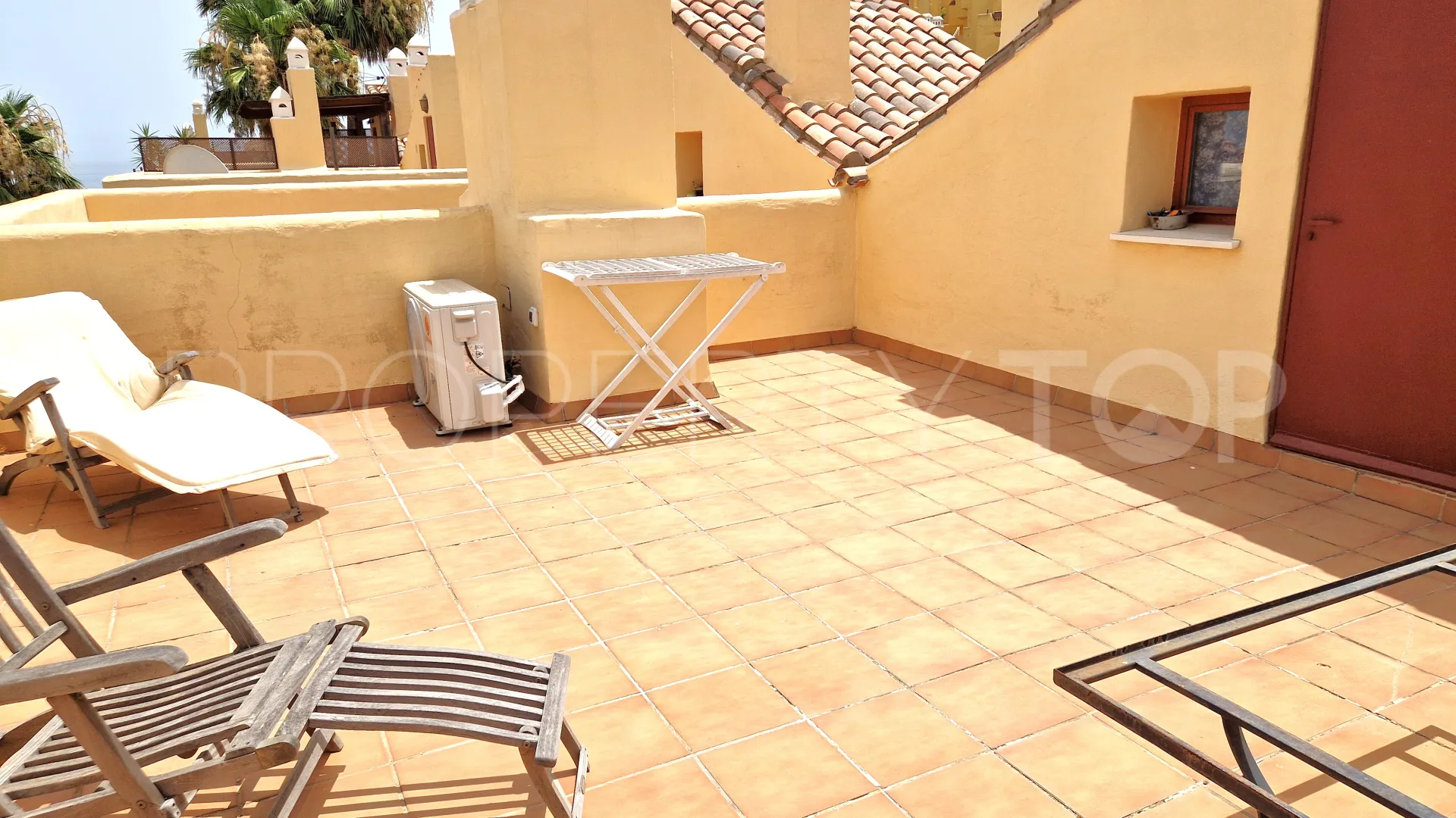 Princesa Kristina town house for sale