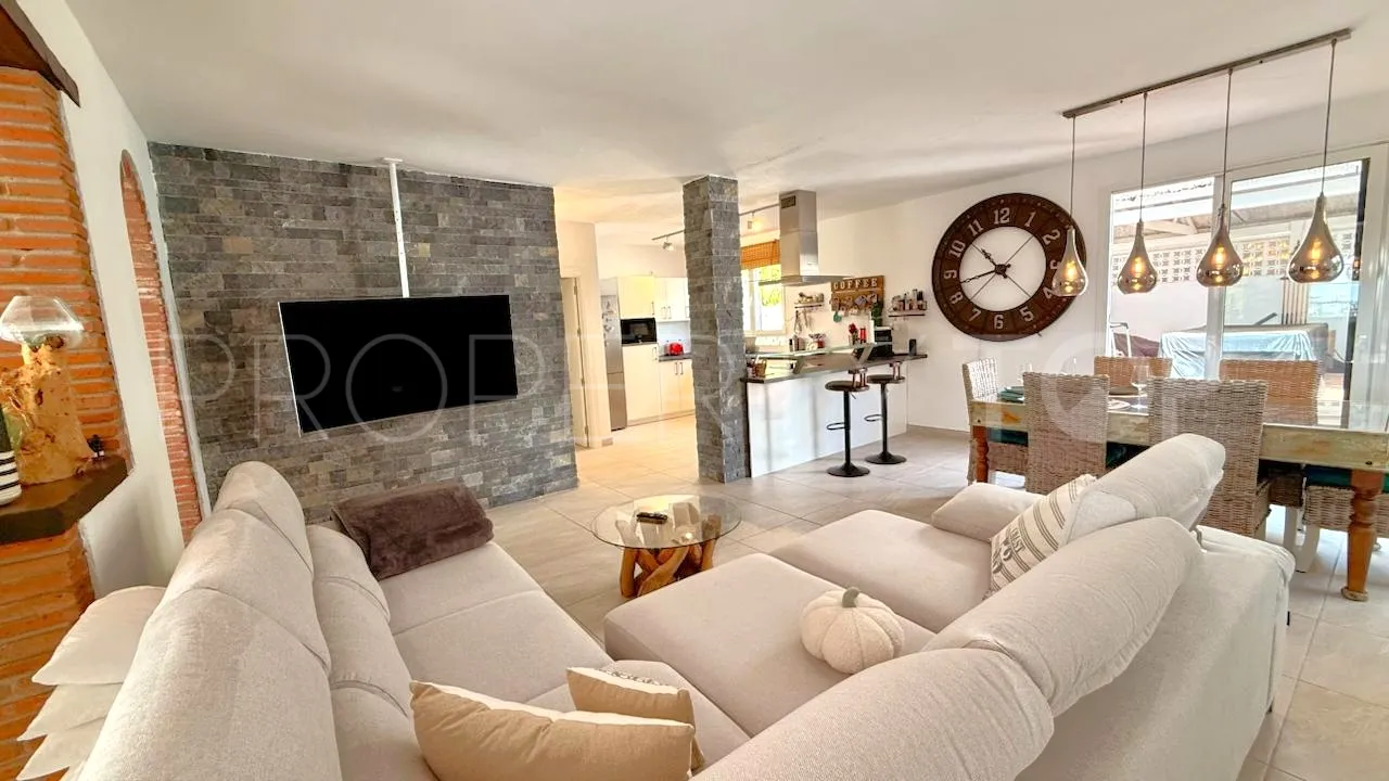 3 bedrooms house in Hacienda Guadalupe for sale