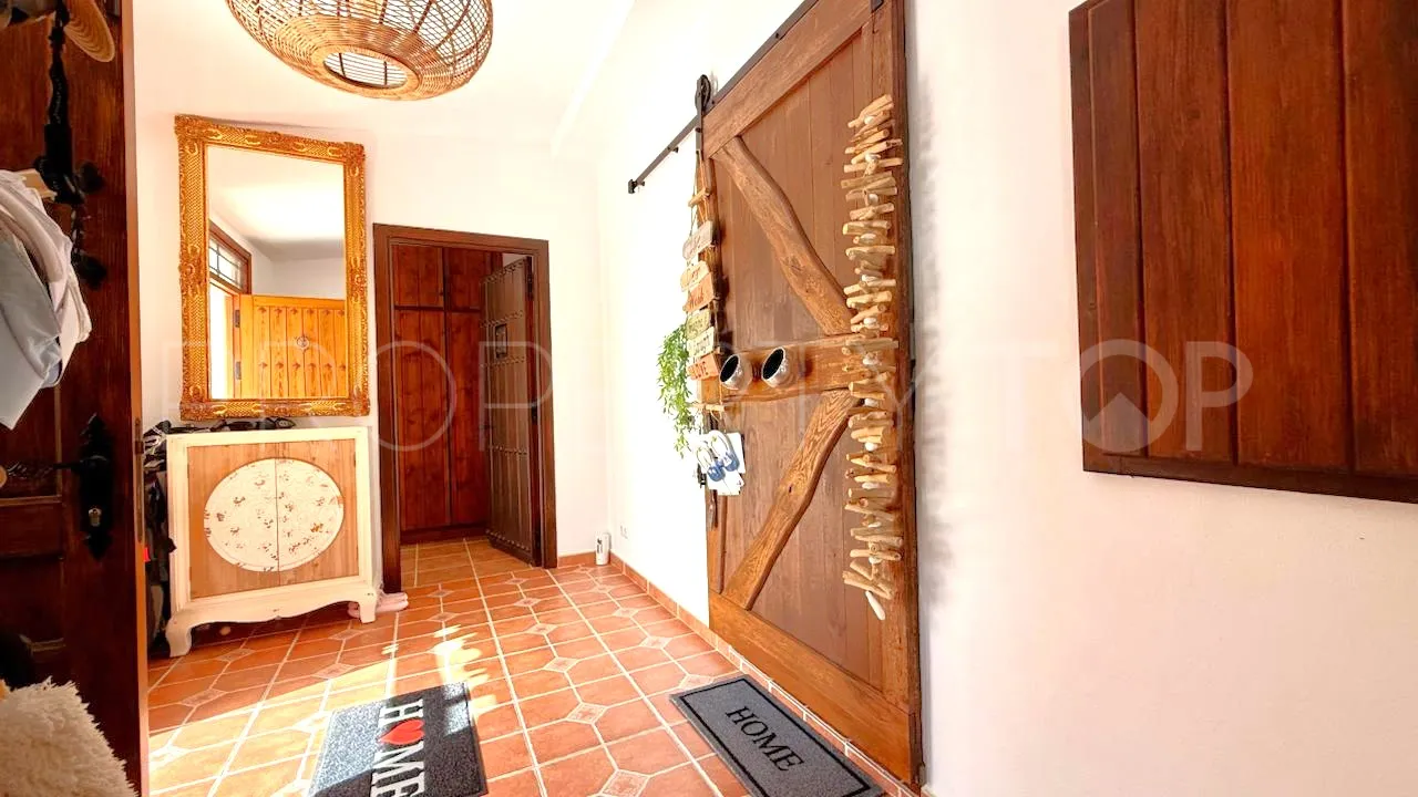 3 bedrooms house in Hacienda Guadalupe for sale