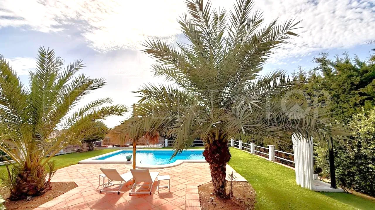 3 bedrooms house in Hacienda Guadalupe for sale