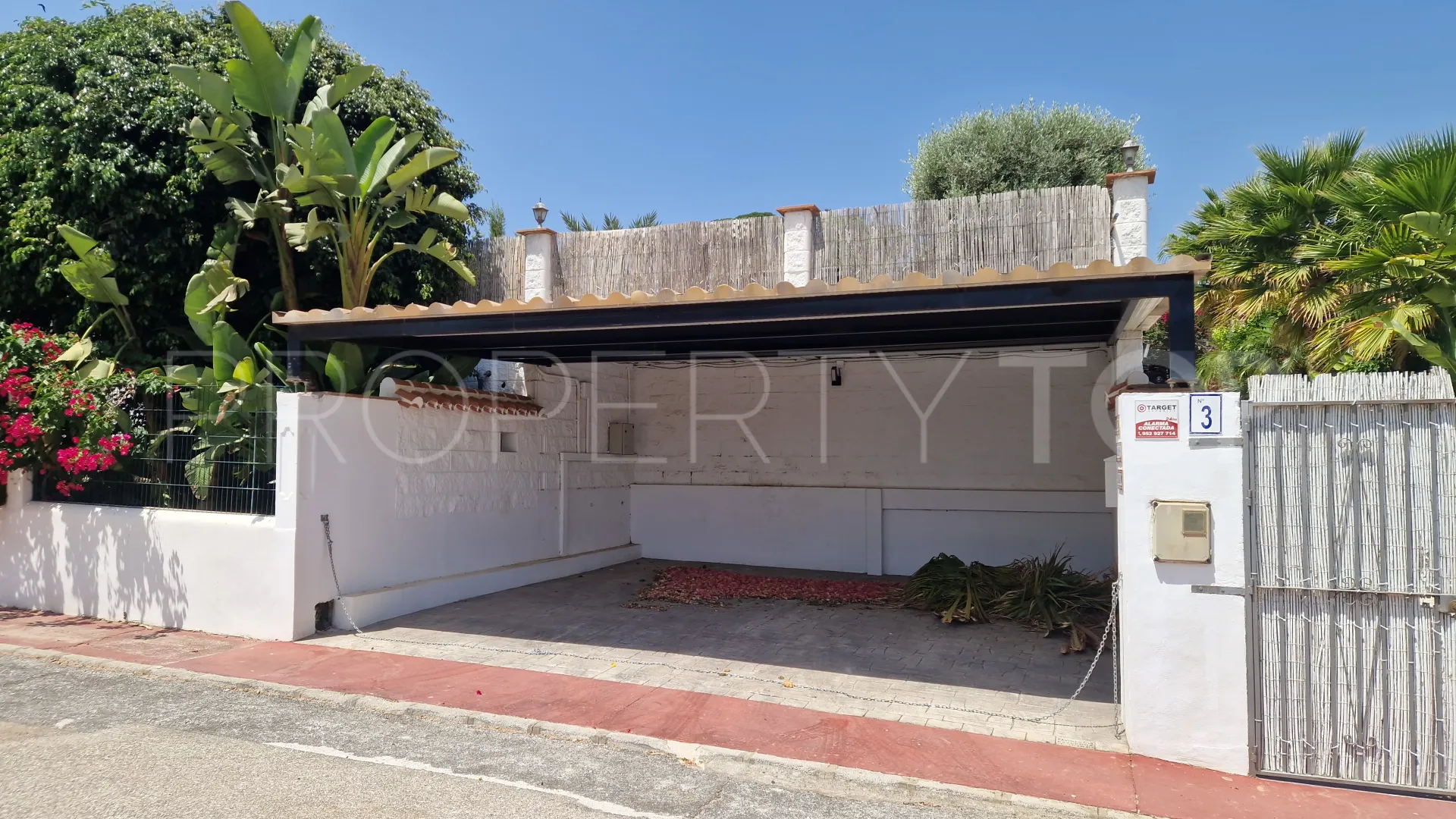 3 bedrooms house in Hacienda Guadalupe for sale