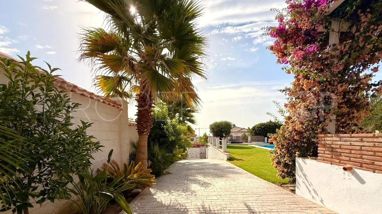 3 bedrooms house in Hacienda Guadalupe for sale