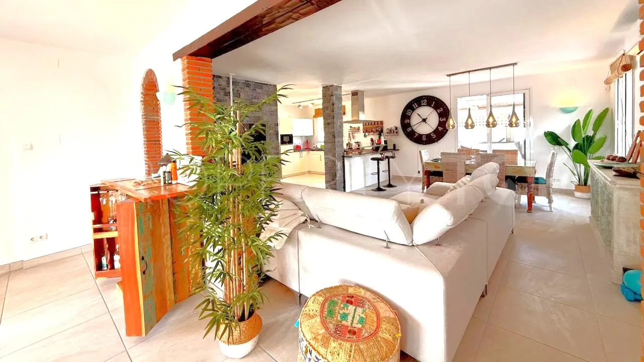 3 bedrooms house in Hacienda Guadalupe for sale