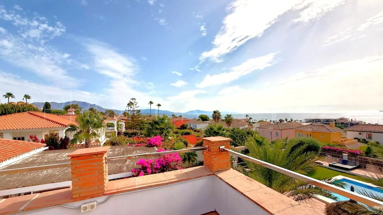 3 bedrooms house in Hacienda Guadalupe for sale