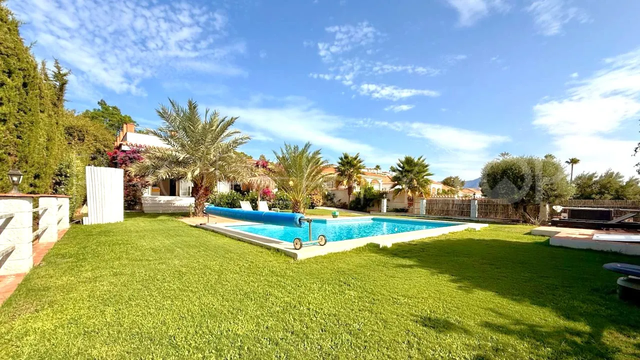 3 bedrooms house in Hacienda Guadalupe for sale