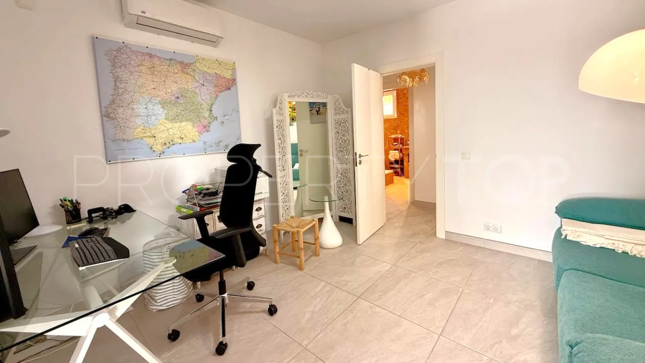 3 bedrooms house in Hacienda Guadalupe for sale