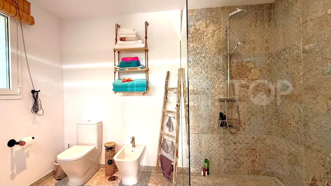 3 bedrooms house in Hacienda Guadalupe for sale