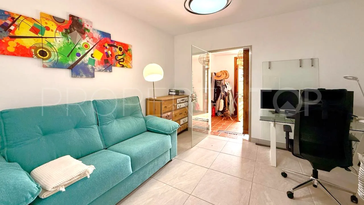 3 bedrooms house in Hacienda Guadalupe for sale