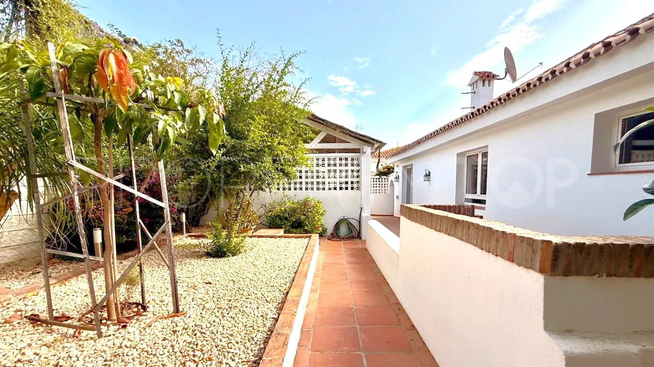 3 bedrooms house in Hacienda Guadalupe for sale