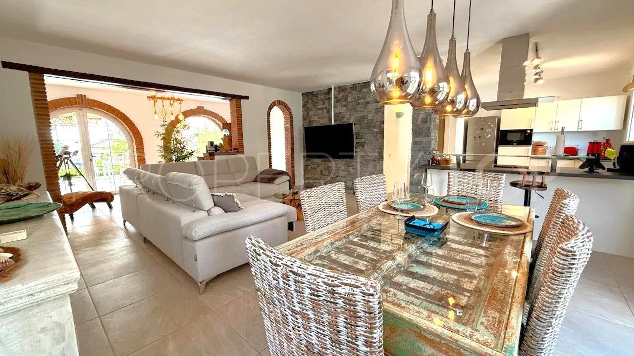 3 bedrooms house in Hacienda Guadalupe for sale