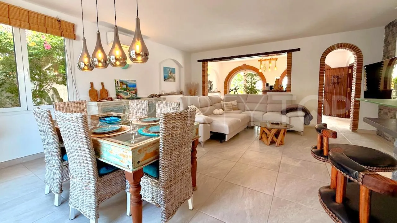 3 bedrooms house in Hacienda Guadalupe for sale