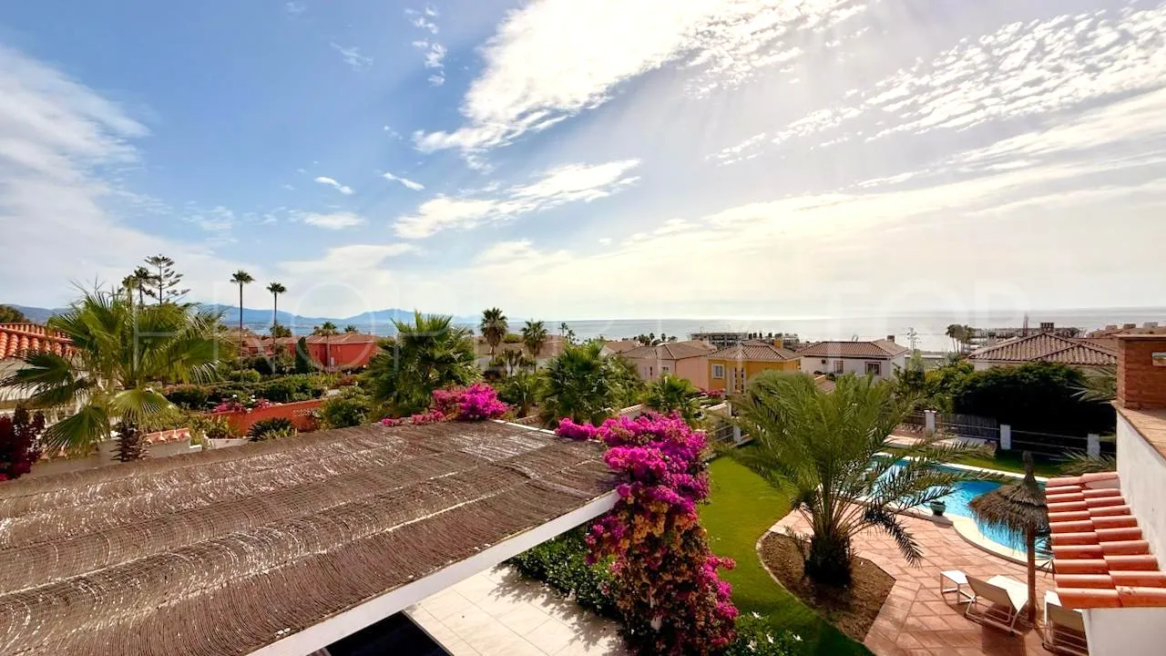 3 bedrooms house in Hacienda Guadalupe for sale