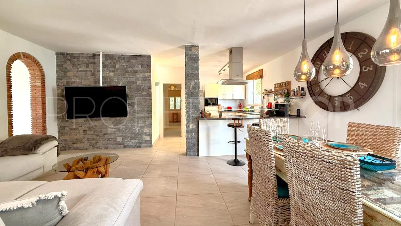 3 bedrooms house in Hacienda Guadalupe for sale