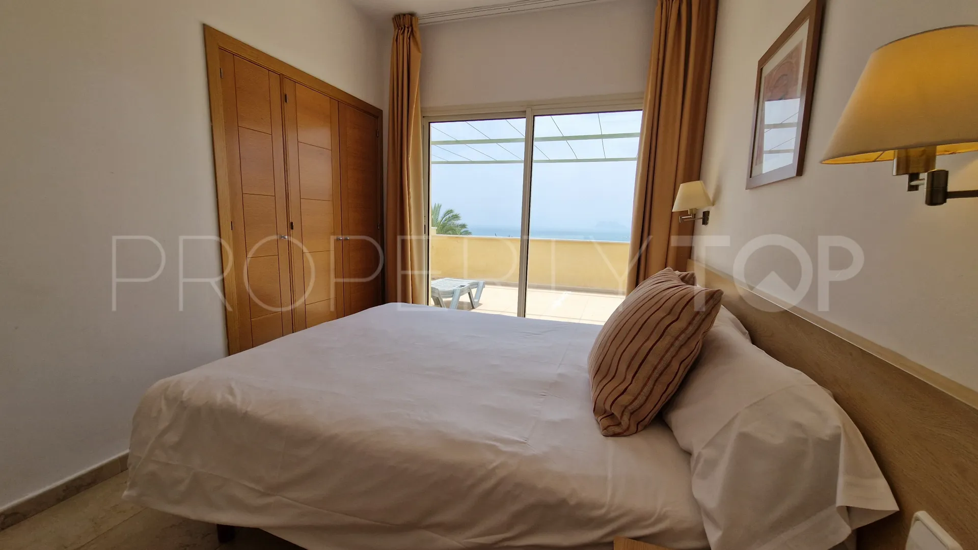 Bahia de las Rocas, atico duplex en venta de 3 dormitorios