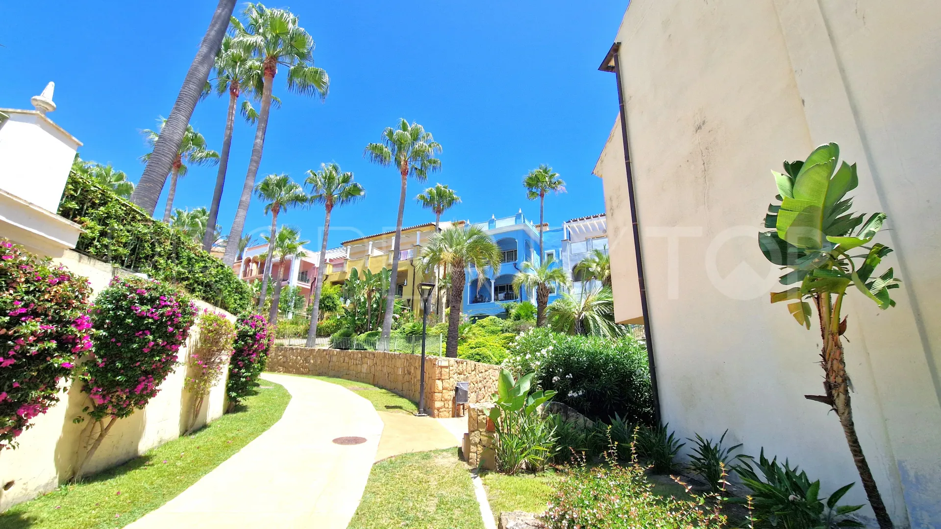 Bahia de las Rocas, atico duplex en venta de 3 dormitorios