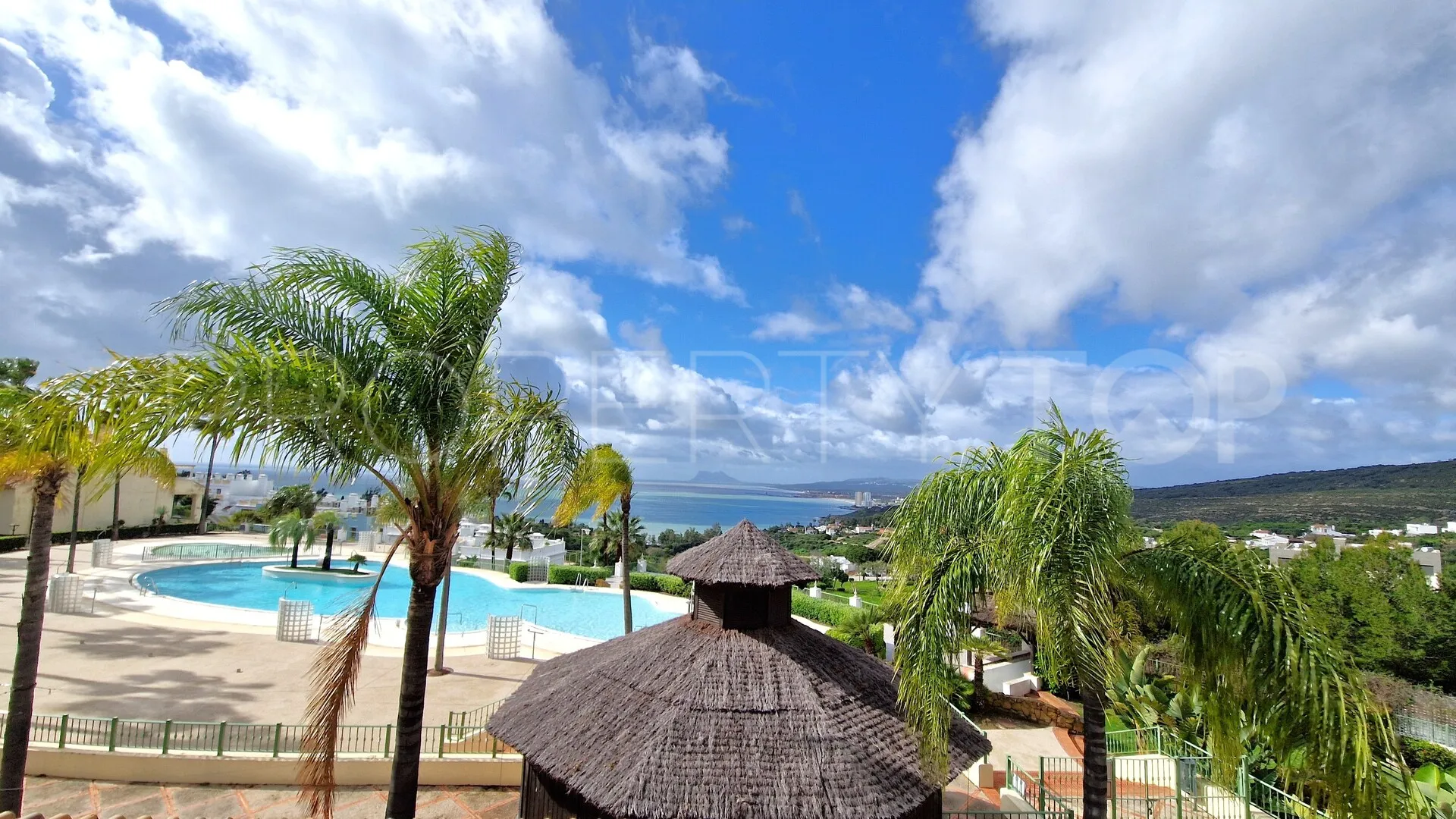 Bahia de las Rocas, atico duplex en venta de 3 dormitorios
