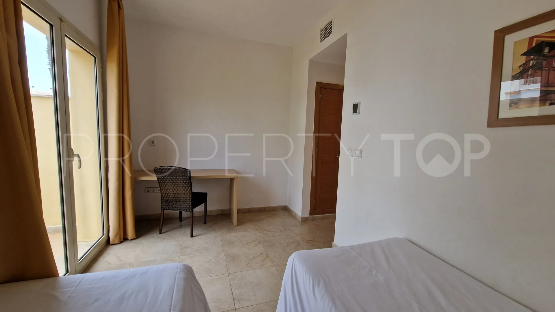 Bahia de las Rocas, atico duplex en venta de 3 dormitorios