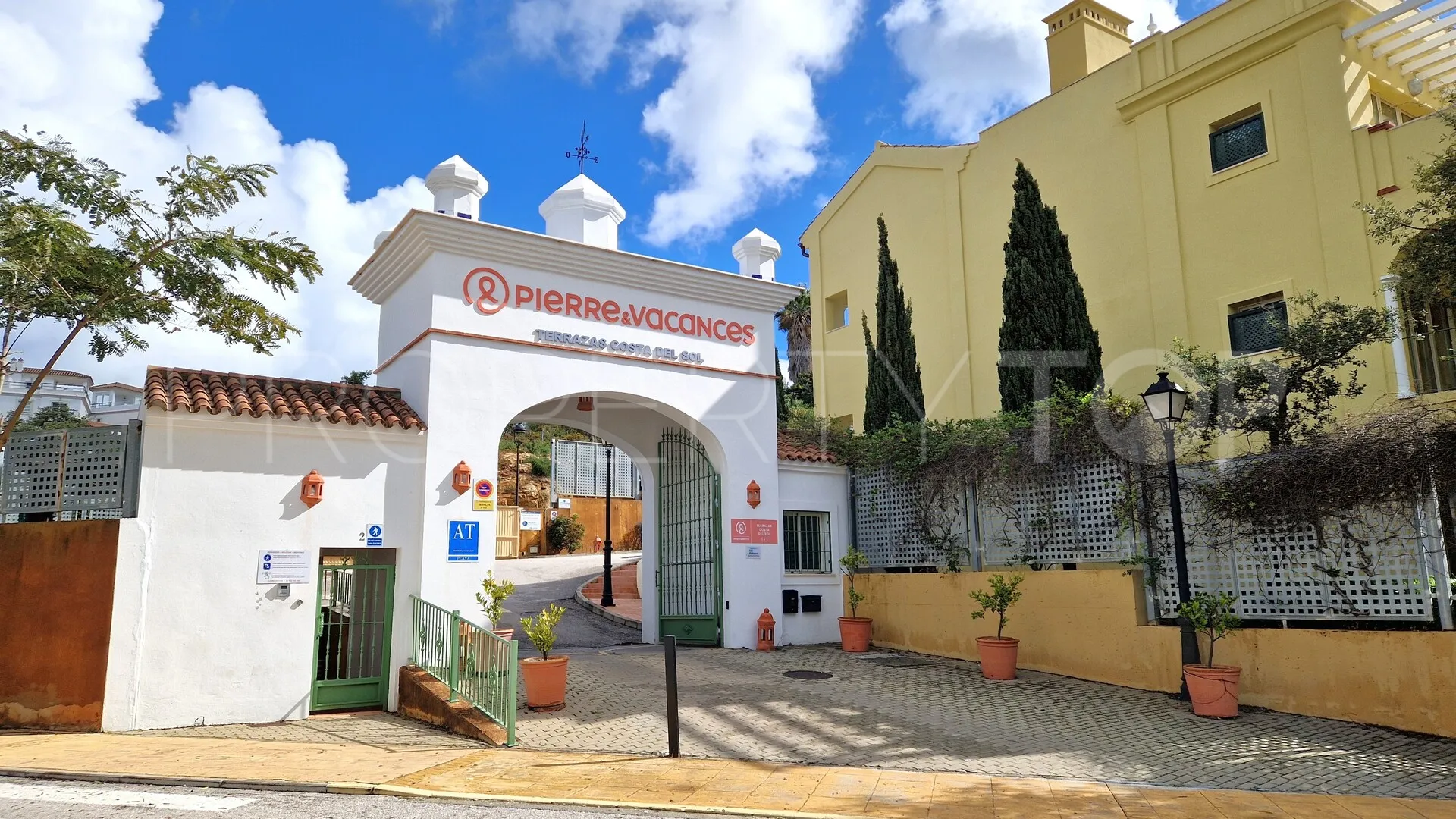 Bahia de las Rocas, atico duplex en venta de 3 dormitorios