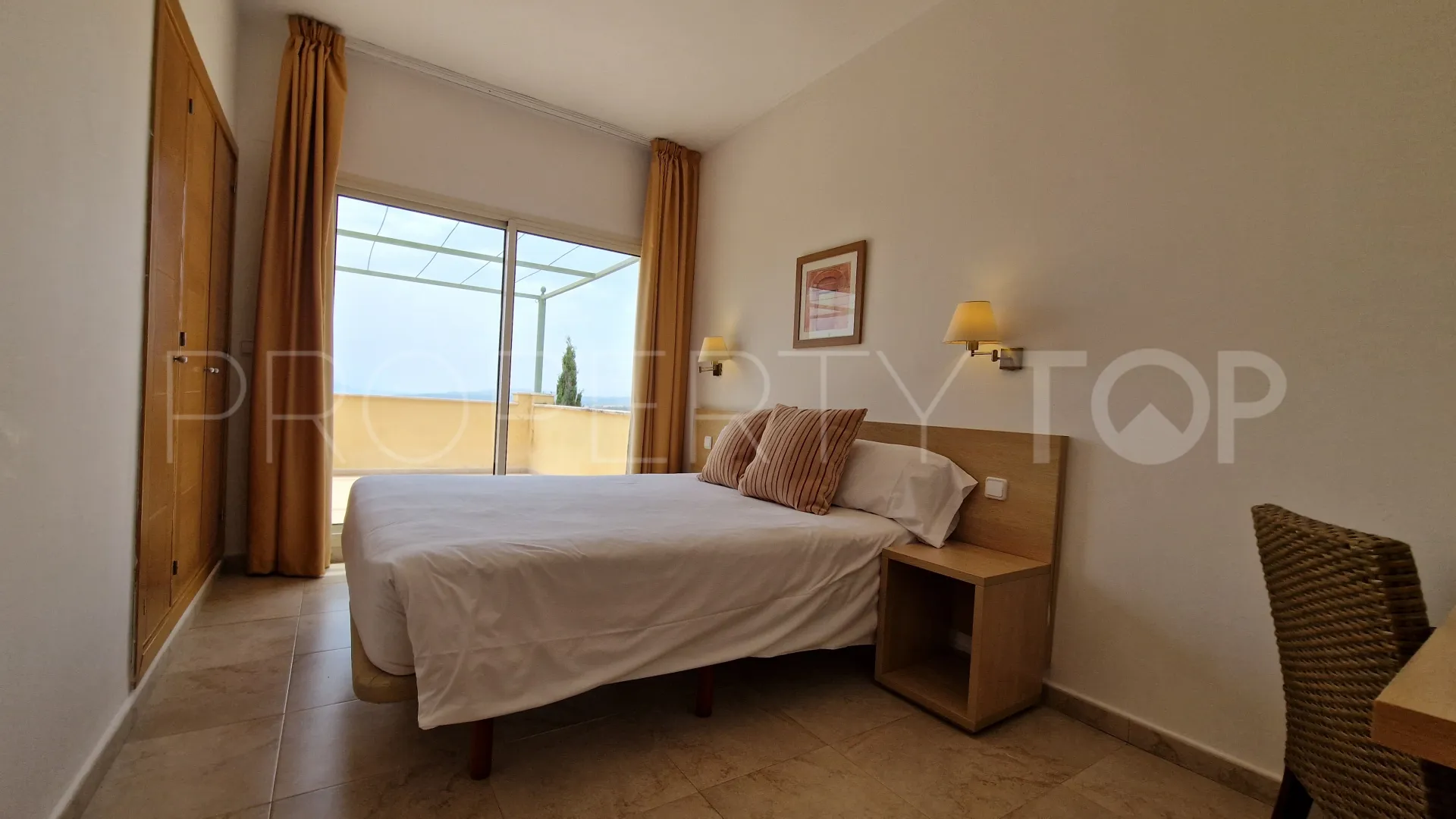 Bahia de las Rocas, atico duplex en venta de 3 dormitorios
