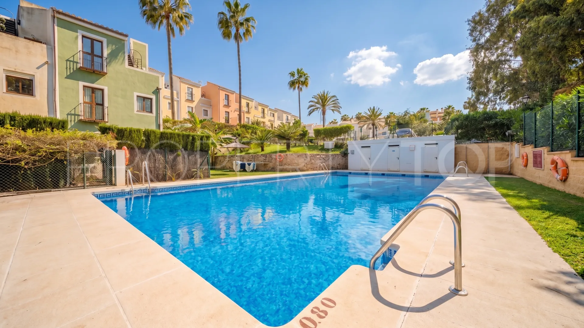 For sale 3 bedrooms town house in Bahia de Casares