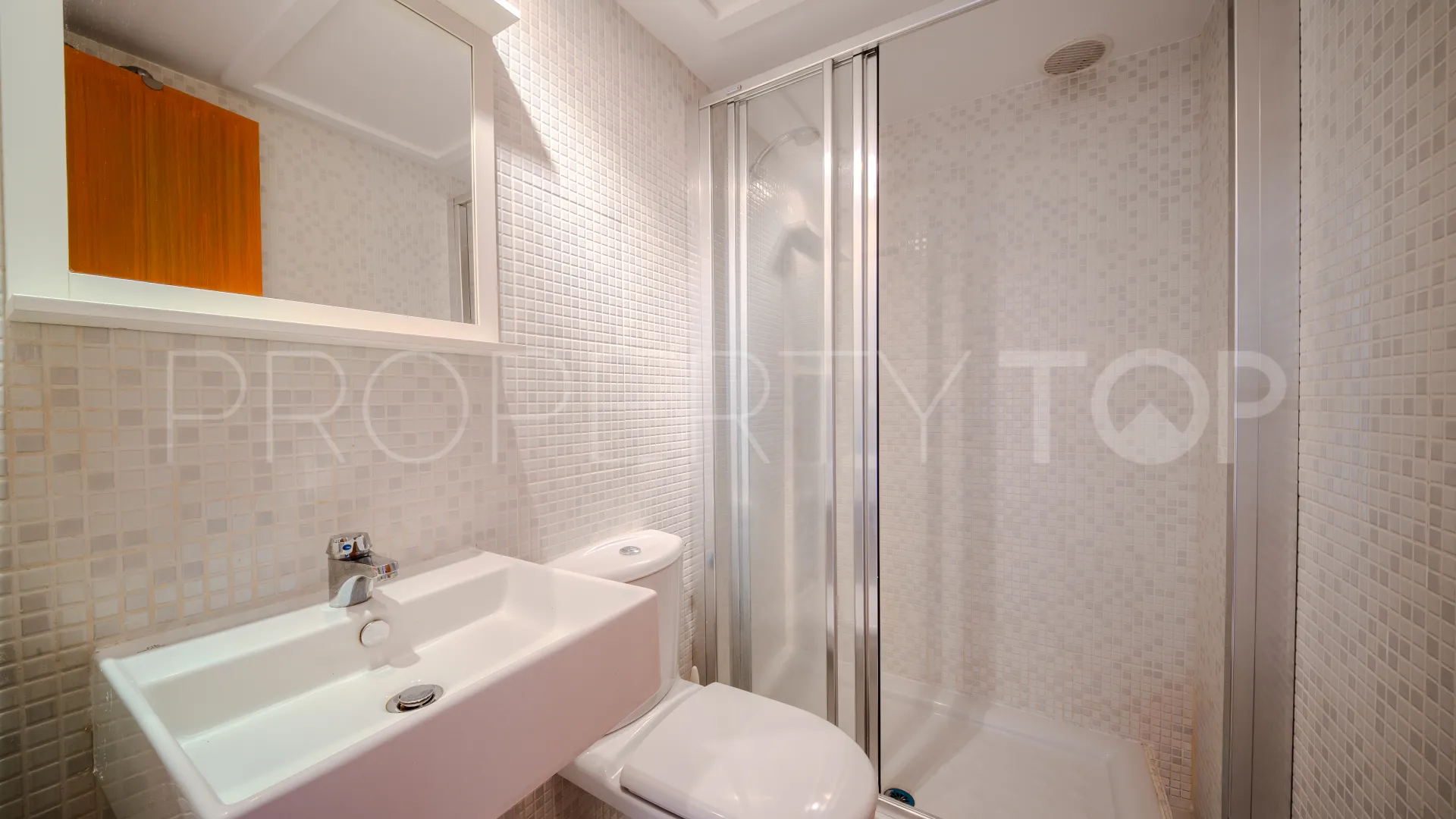 Se vende apartamento de 4 dormitorios en Doña Julia
