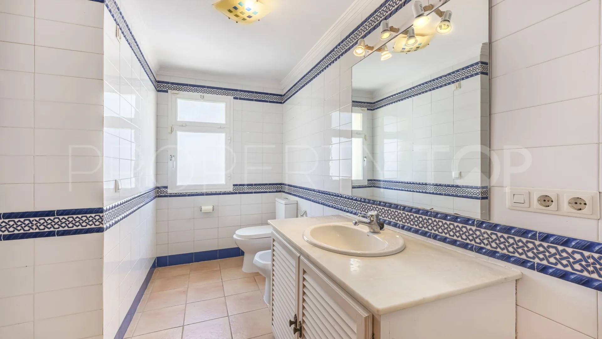 Comprar villa de 5 dormitorios en Sotogrande Costa