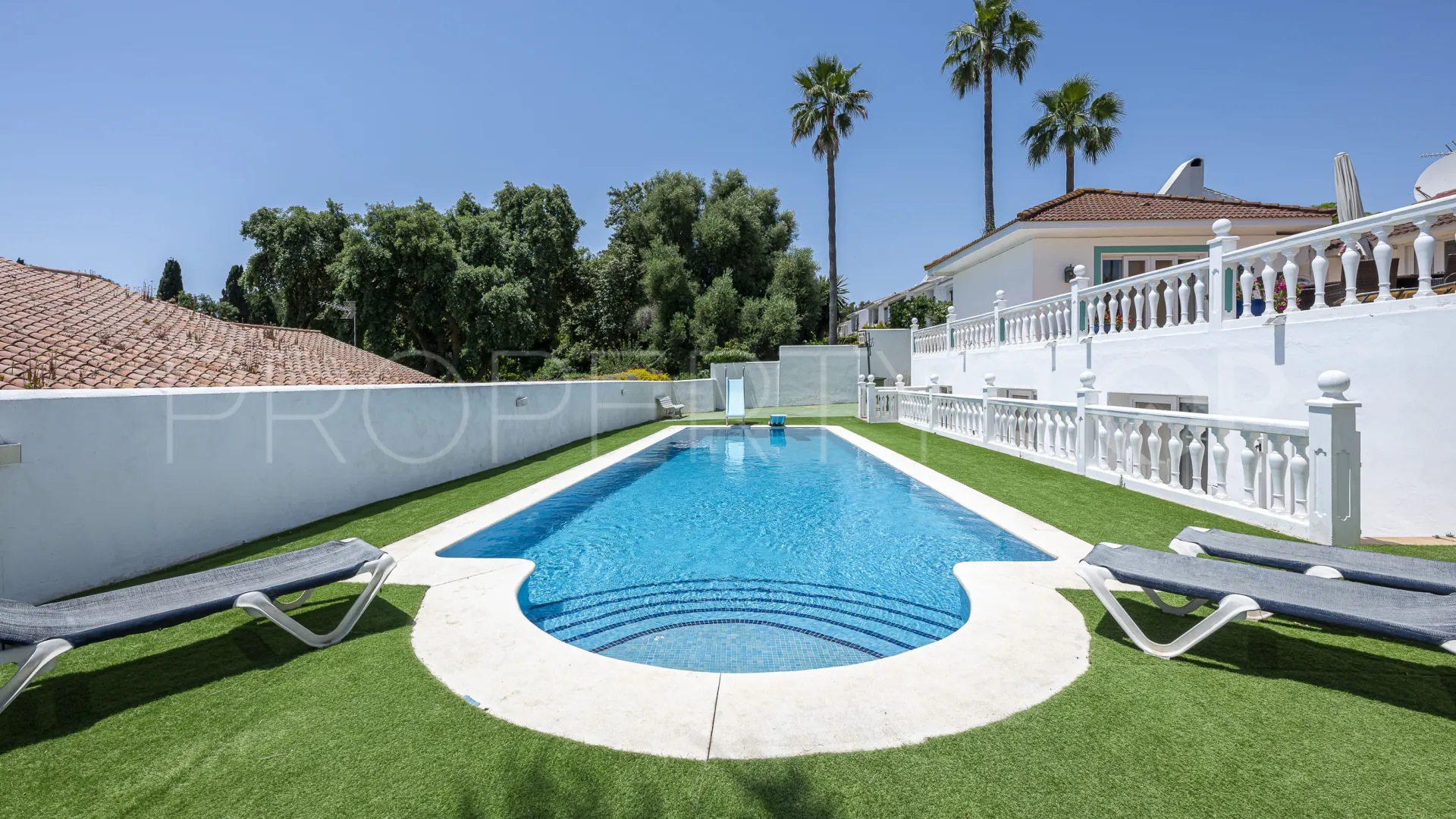 Comprar villa de 5 dormitorios en Sotogrande Costa
