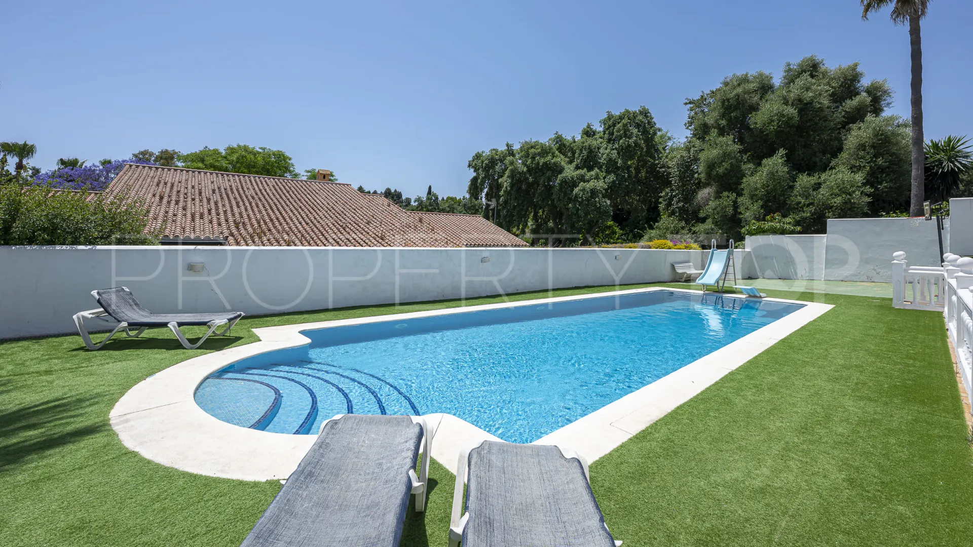 Comprar villa de 5 dormitorios en Sotogrande Costa
